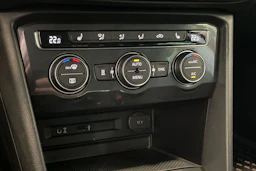 punainen Volkswagen Tiguan 2017 kuva 29.