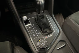 punainen Volkswagen Tiguan 2017 kuva 30.