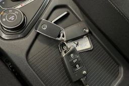 punainen Volkswagen Tiguan 2017 kuva 31.