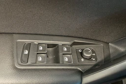 punainen Volkswagen Tiguan 2017 kuva 32.