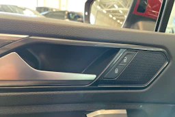 punainen Volkswagen Tiguan 2017 kuva 33.