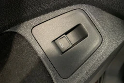 punainen Volkswagen Tiguan 2017 kuva 34.