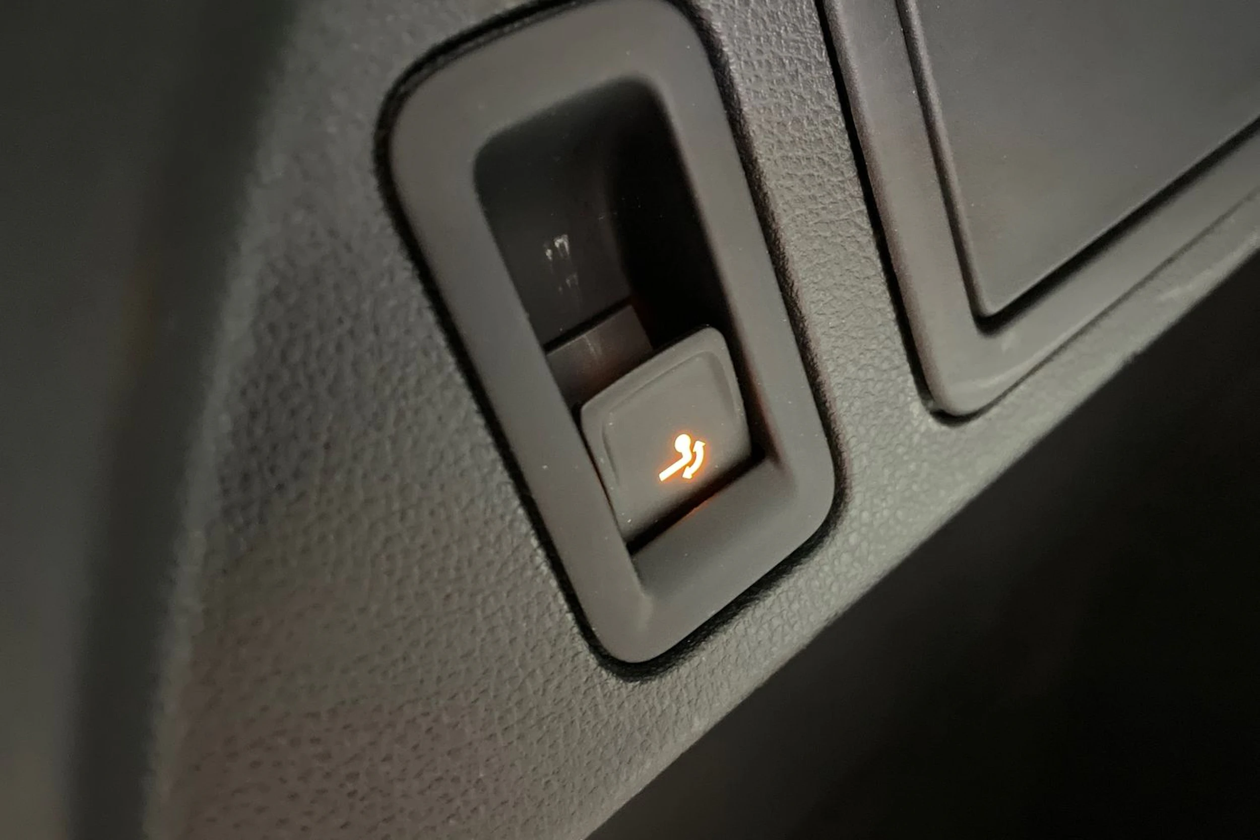 punainen Volkswagen Tiguan 2017 kuva 37.