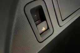 punainen Volkswagen Tiguan 2017 kuva 37.