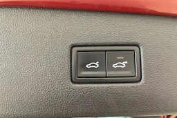 punainen Volkswagen Tiguan 2017 kuva 39.