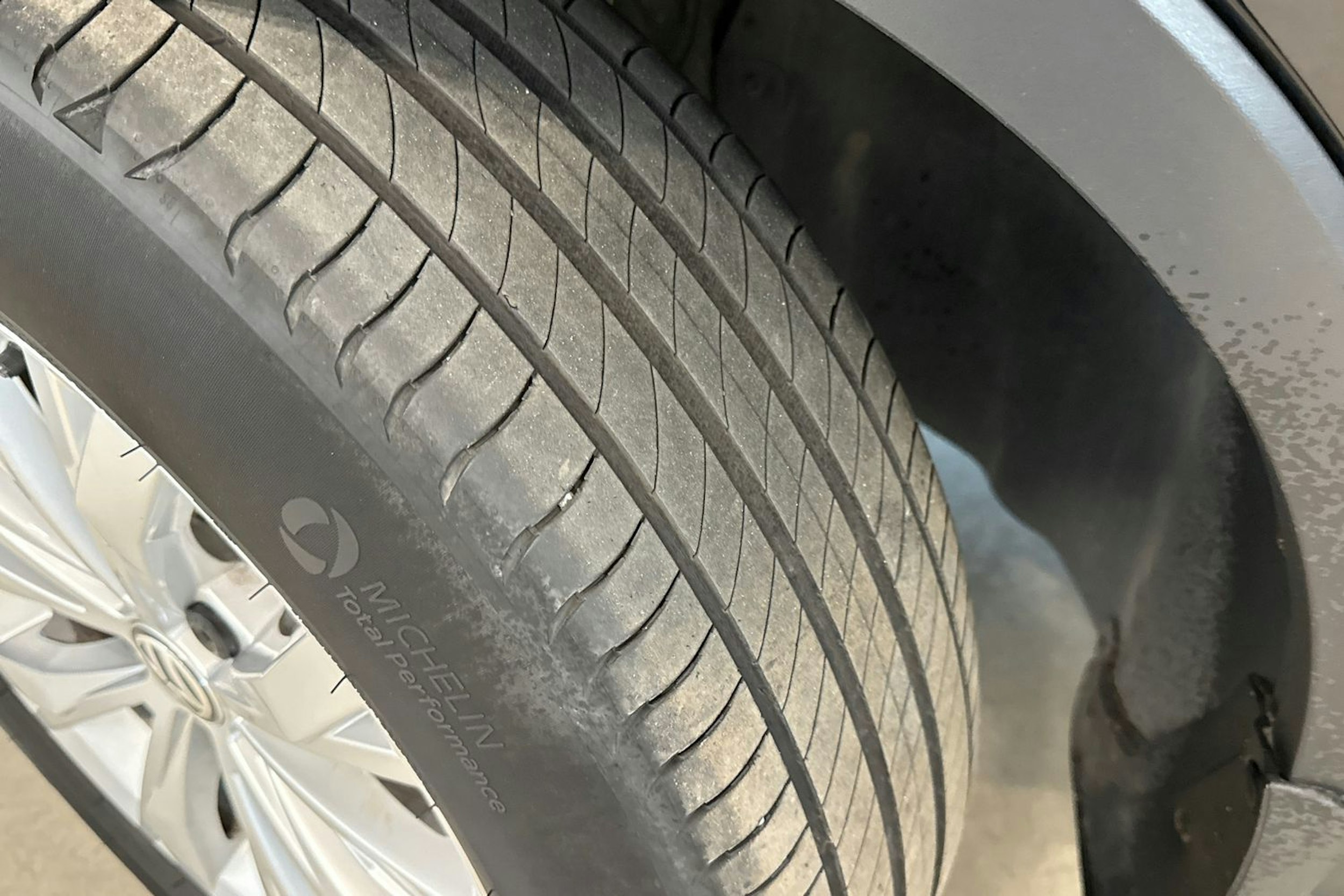 musta Volkswagen Tiguan 2016 kuva 10.