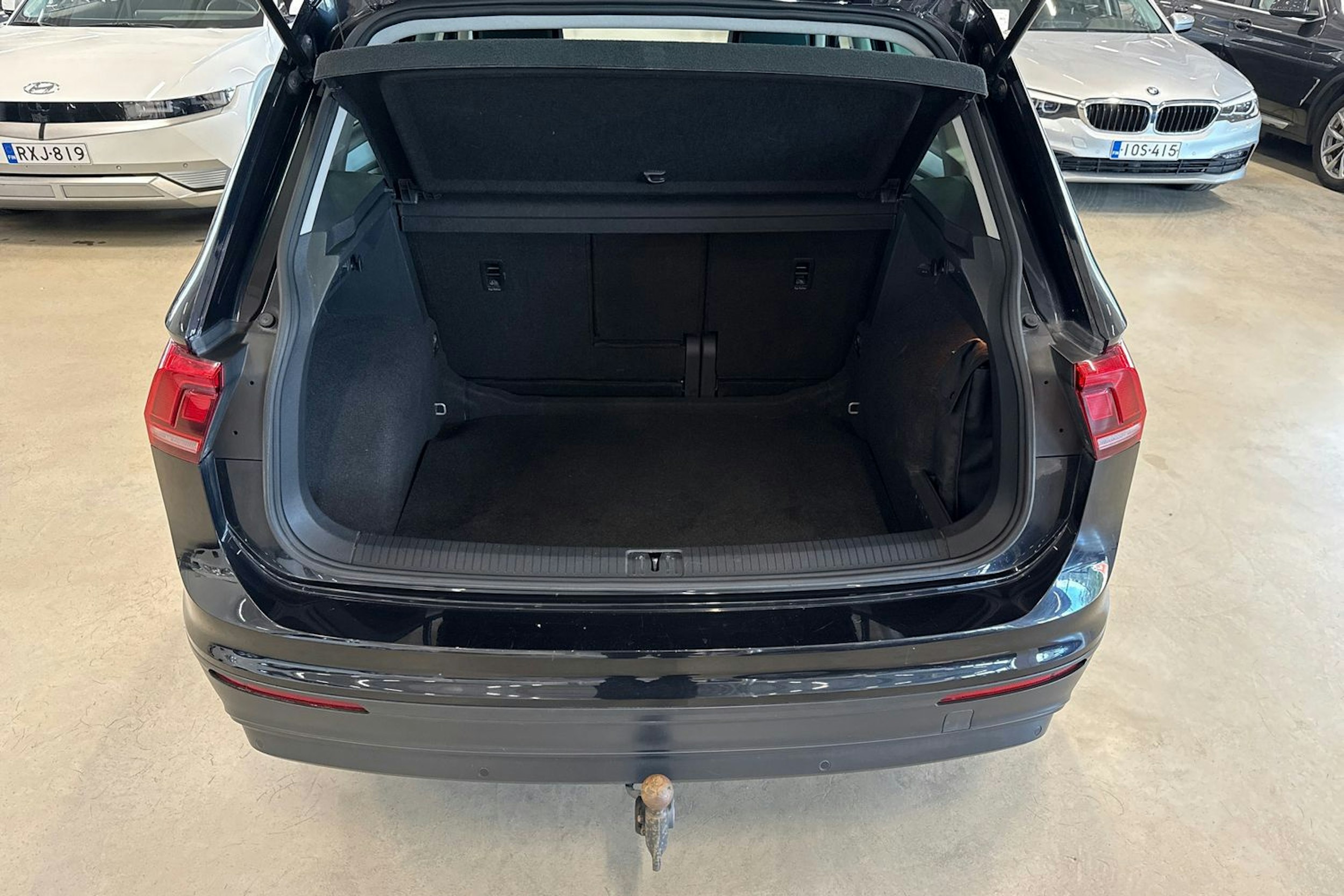 musta Volkswagen Tiguan 2016 kuva 11.