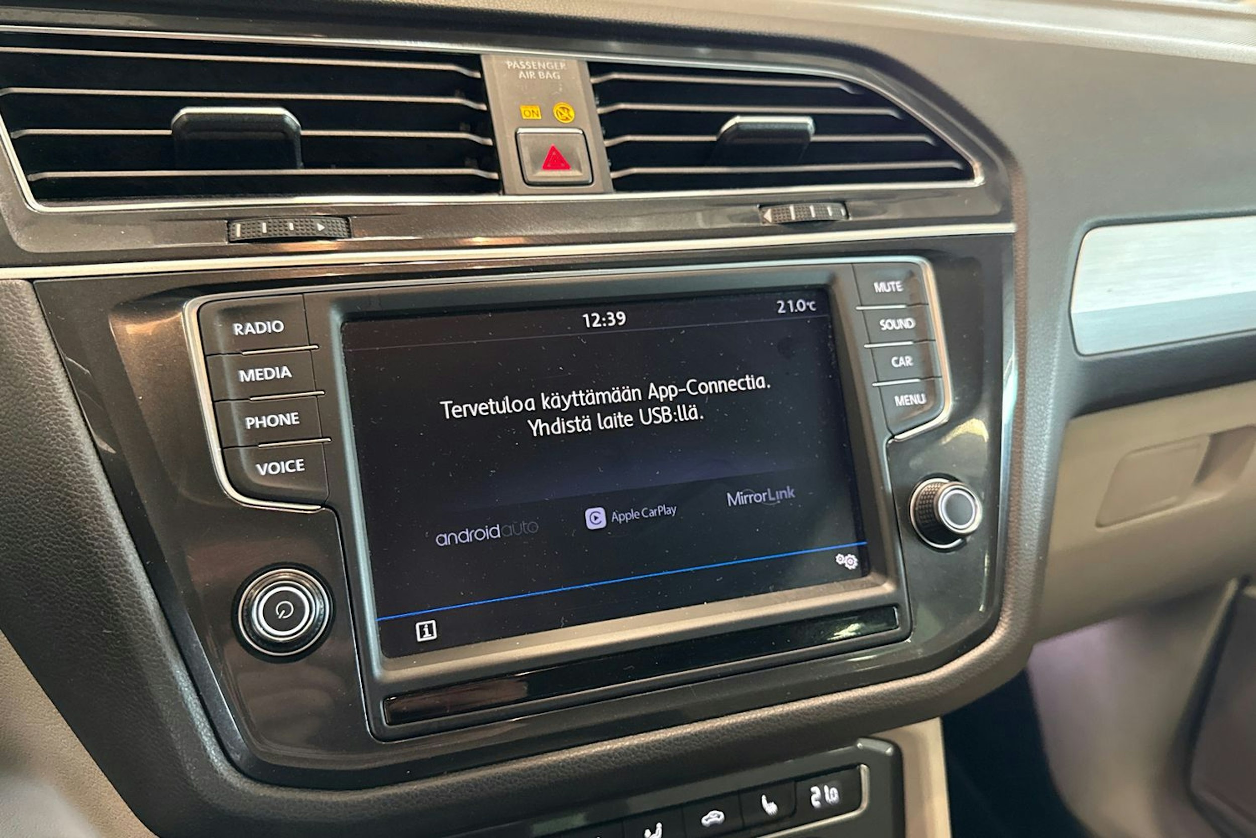 musta Volkswagen Tiguan 2016 kuva 19.