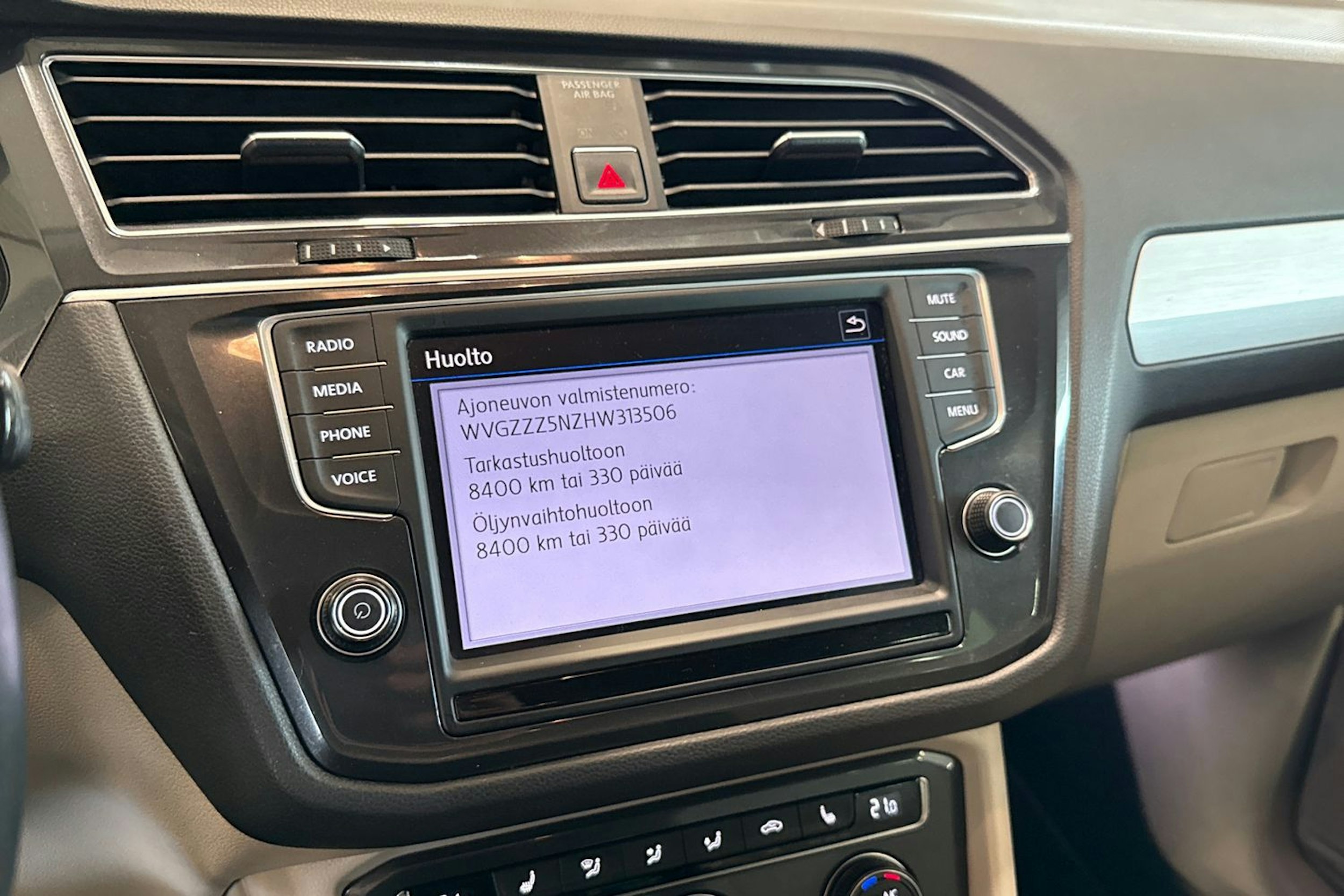 musta Volkswagen Tiguan 2016 kuva 20.