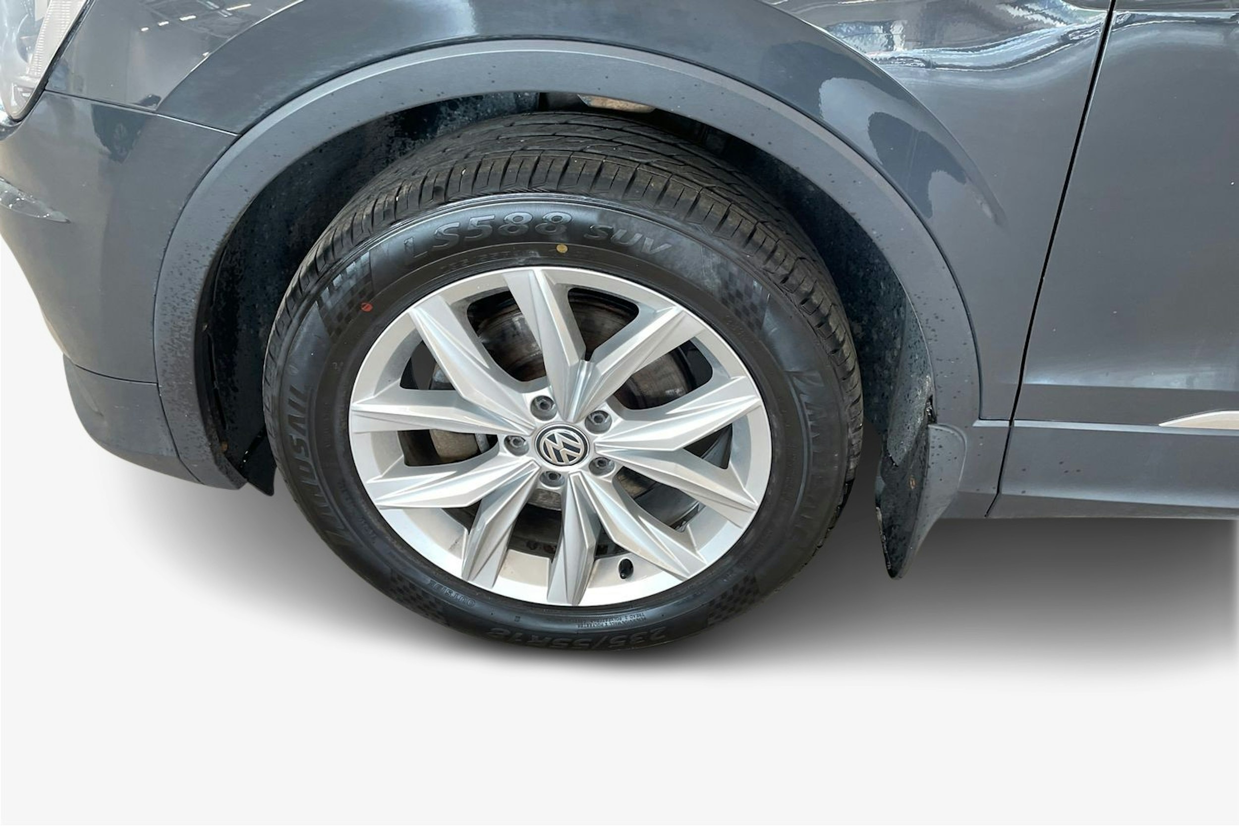 harmaa Volkswagen Tiguan 2016 kuva 9.