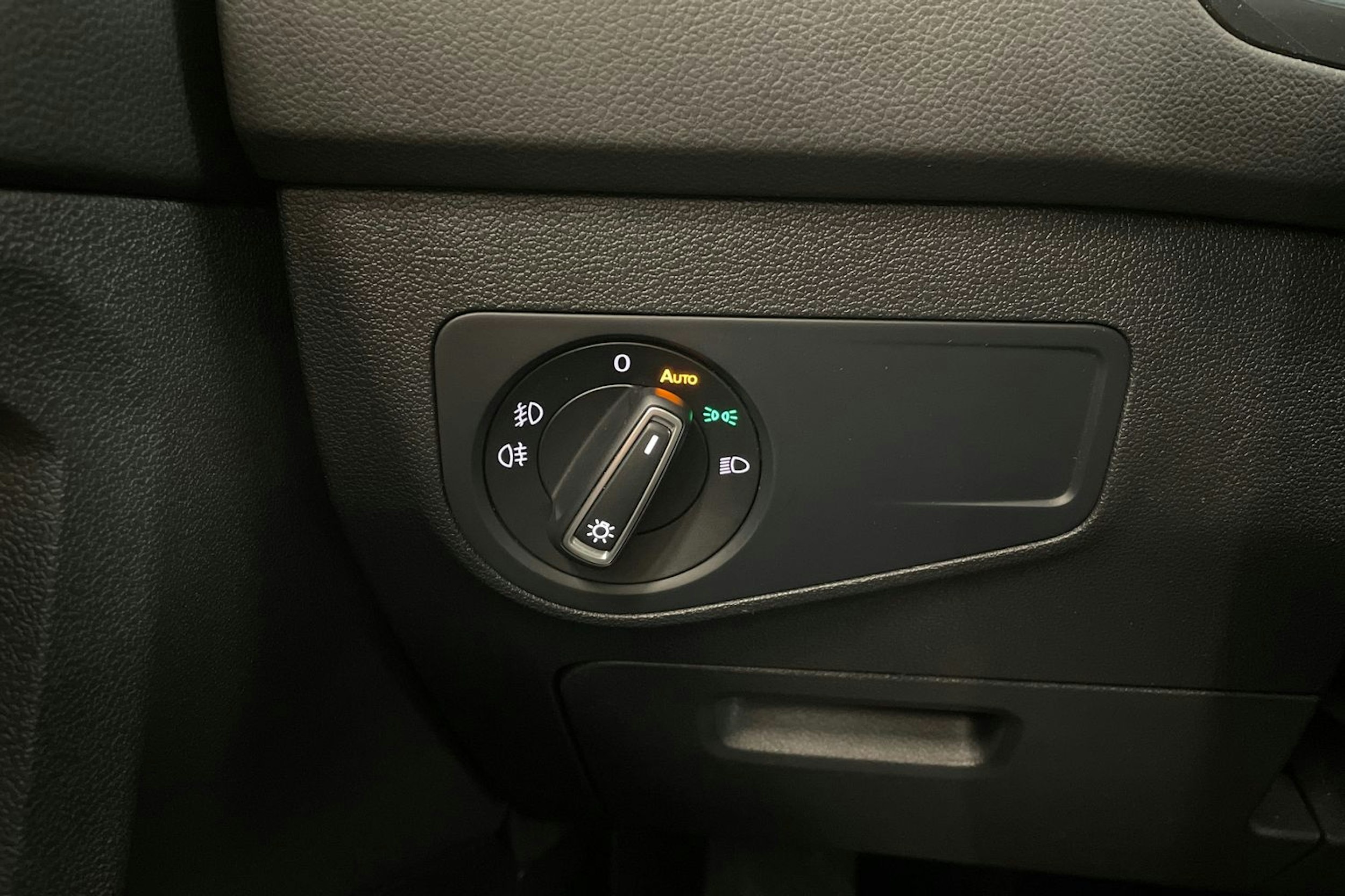 harmaa Volkswagen Tiguan 2016 kuva 15.