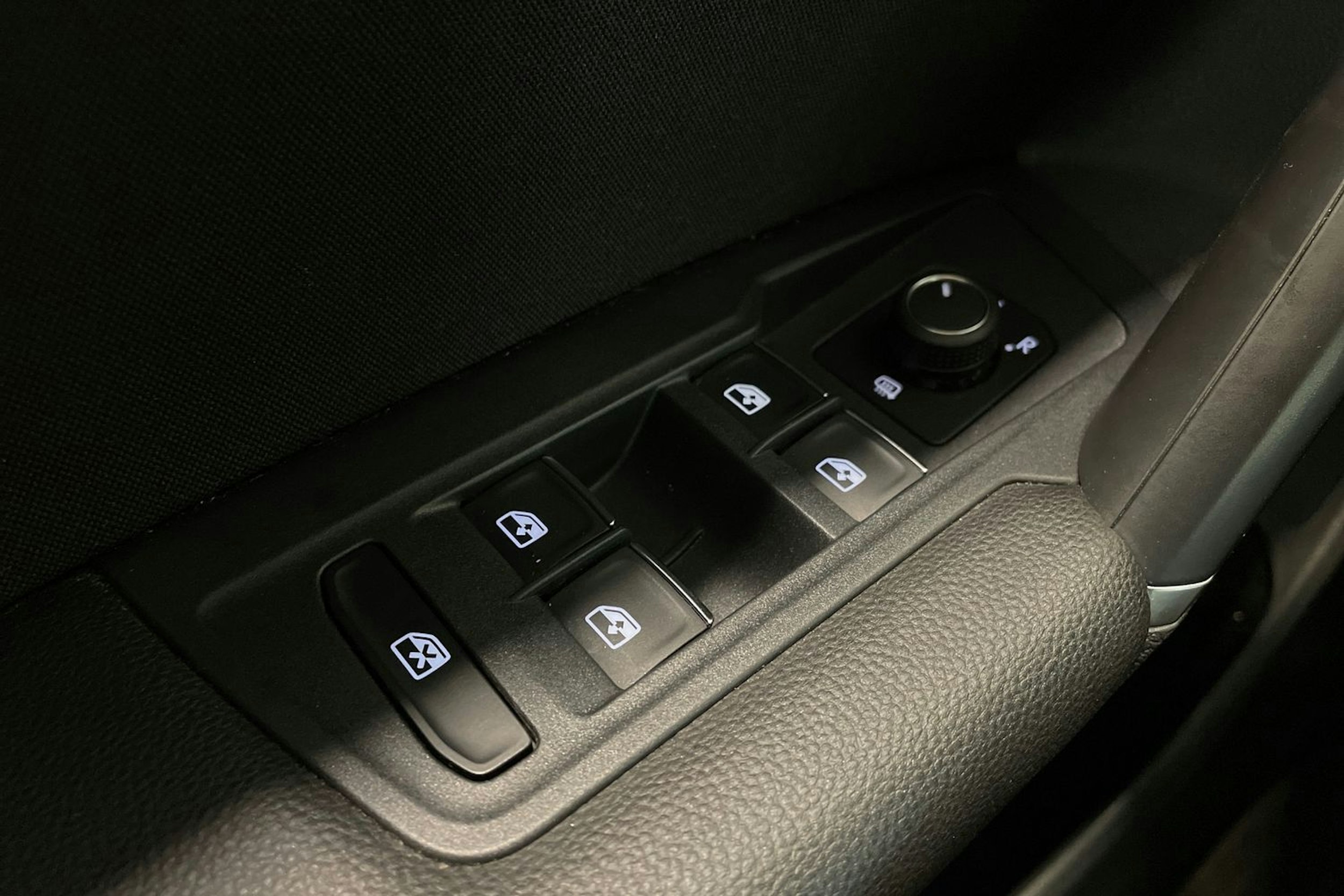 harmaa Volkswagen Tiguan 2016 kuva 16.