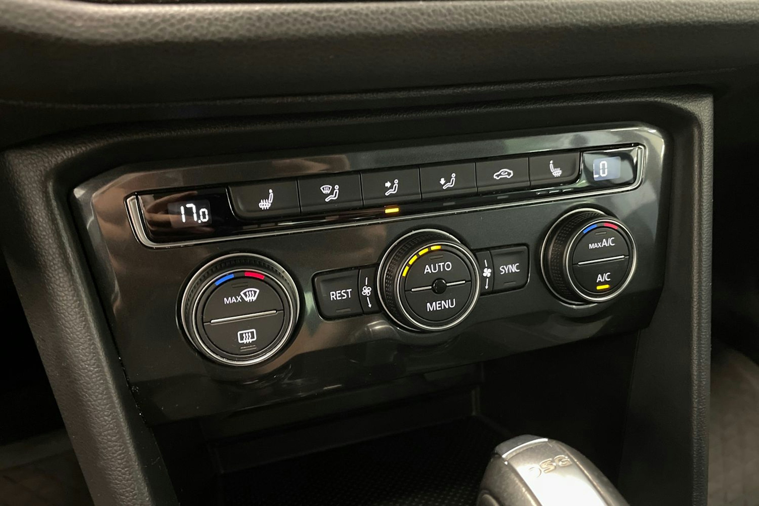 harmaa Volkswagen Tiguan 2016 kuva 18.
