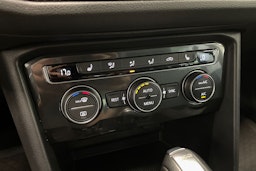 harmaa Volkswagen Tiguan 2016 kuva 18.