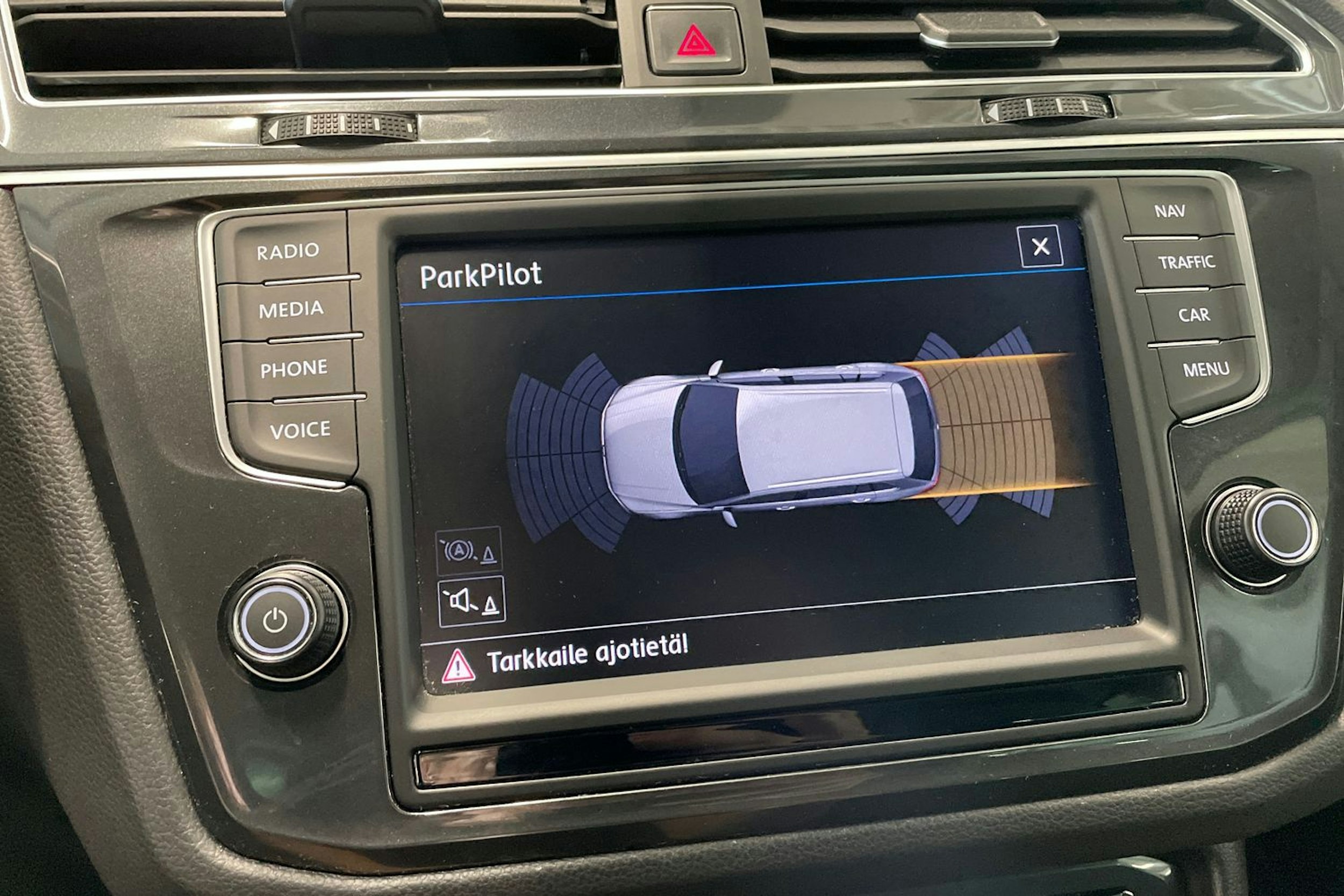 harmaa Volkswagen Tiguan 2016 kuva 23.
