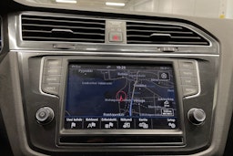 ruskea (beige) Volkswagen Tiguan 2017 kuva 18.