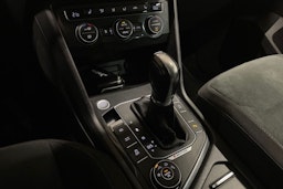 ruskea (beige) Volkswagen Tiguan 2017 kuva 19.