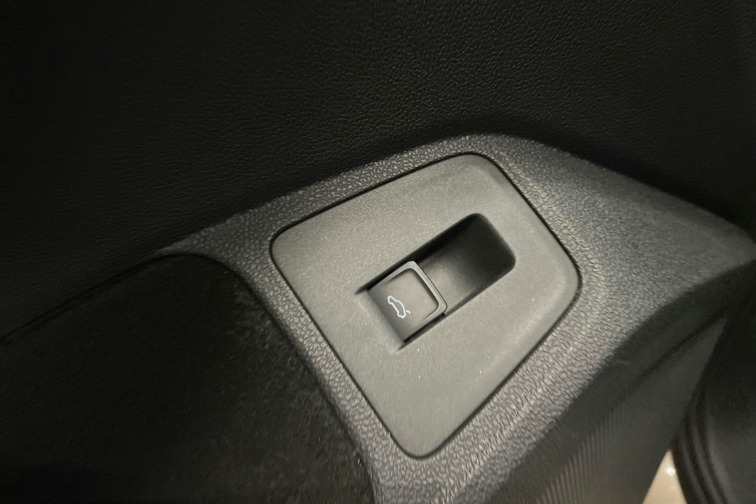 ruskea (beige) Volkswagen Tiguan 2017 kuva 23.