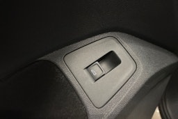 ruskea (beige) Volkswagen Tiguan 2017 kuva 23.