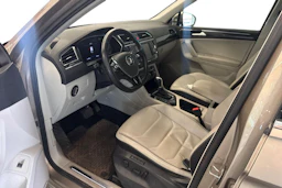 ruskea (beige) Volkswagen Tiguan 2016 kuva 3.