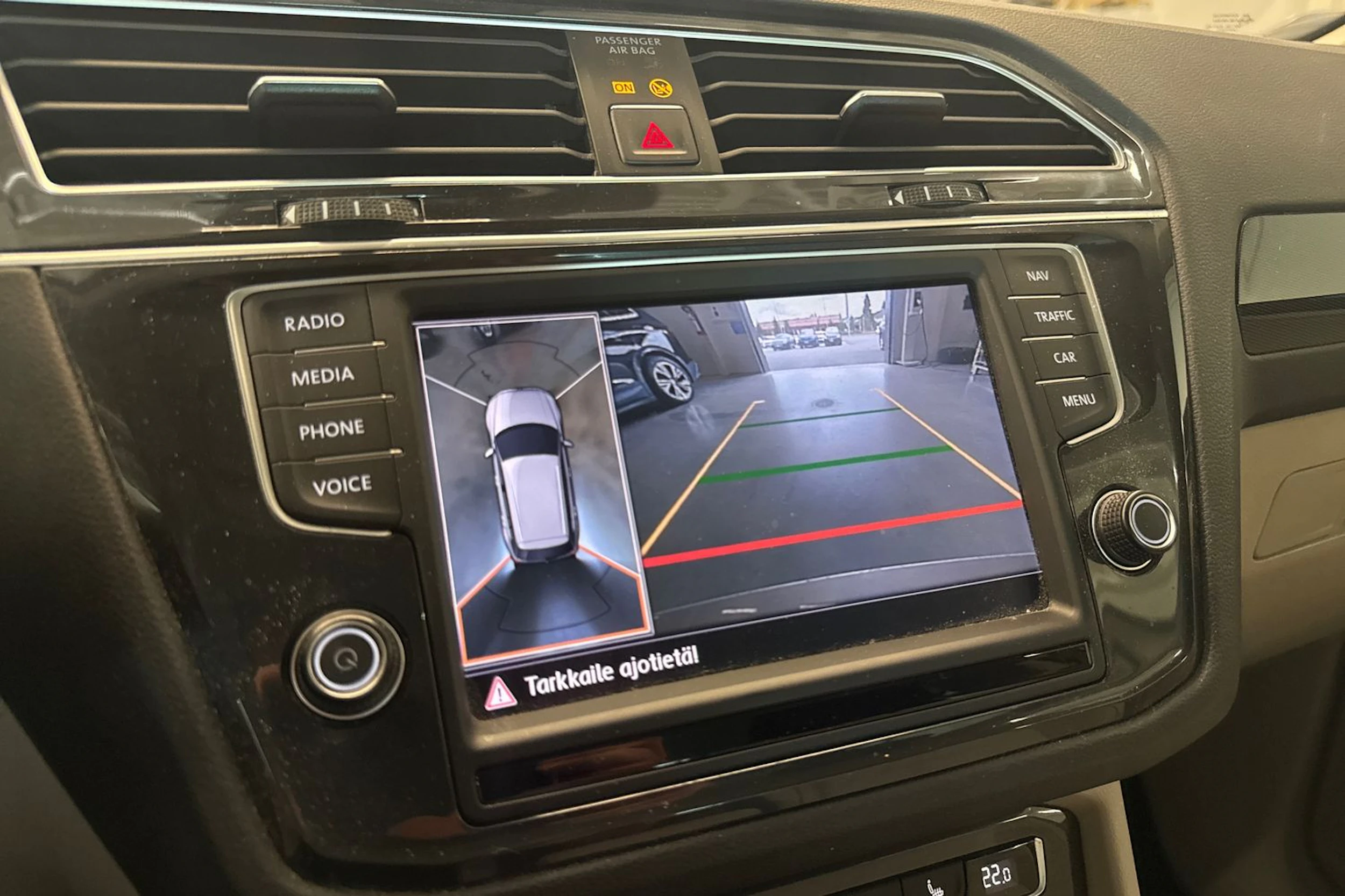ruskea (beige) Volkswagen Tiguan 2016 kuva 4.