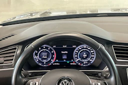 ruskea (beige) Volkswagen Tiguan 2017 kuva 18.