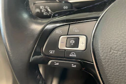 ruskea (beige) Volkswagen Tiguan 2017 kuva 19.