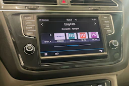 ruskea (beige) Volkswagen Tiguan 2017 kuva 22.