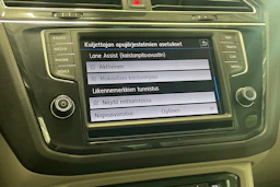 ruskea (beige) Volkswagen Tiguan 2017 kuva 26.