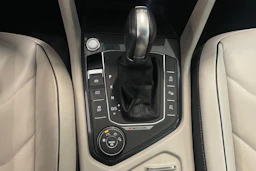 ruskea (beige) Volkswagen Tiguan 2017 kuva 31.