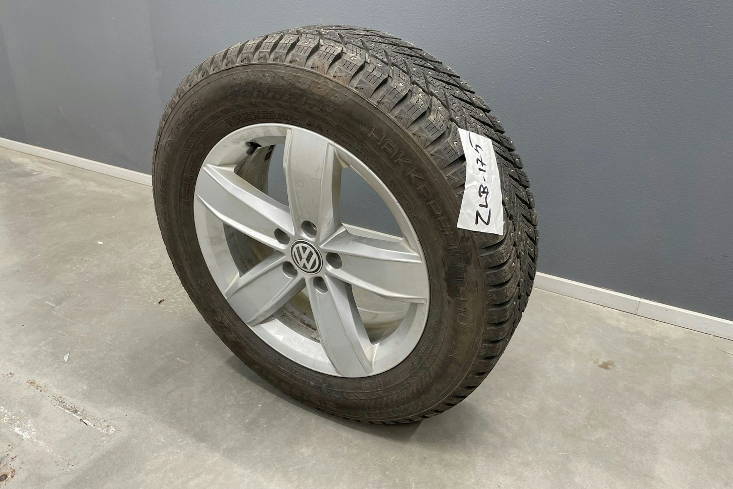 punainen Volkswagen Tiguan 2016 kuva 14.