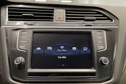 punainen Volkswagen Tiguan 2016 kuva 19.
