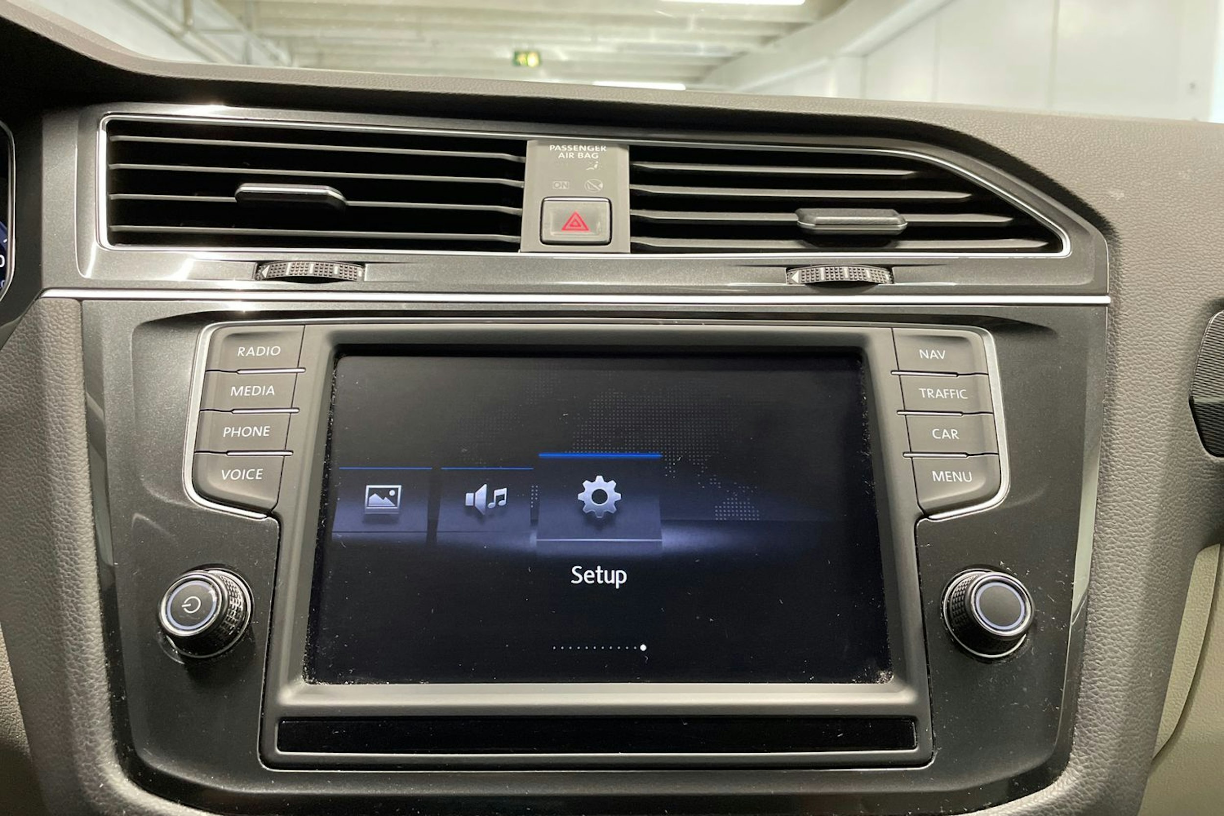 punainen Volkswagen Tiguan 2016 kuva 20.