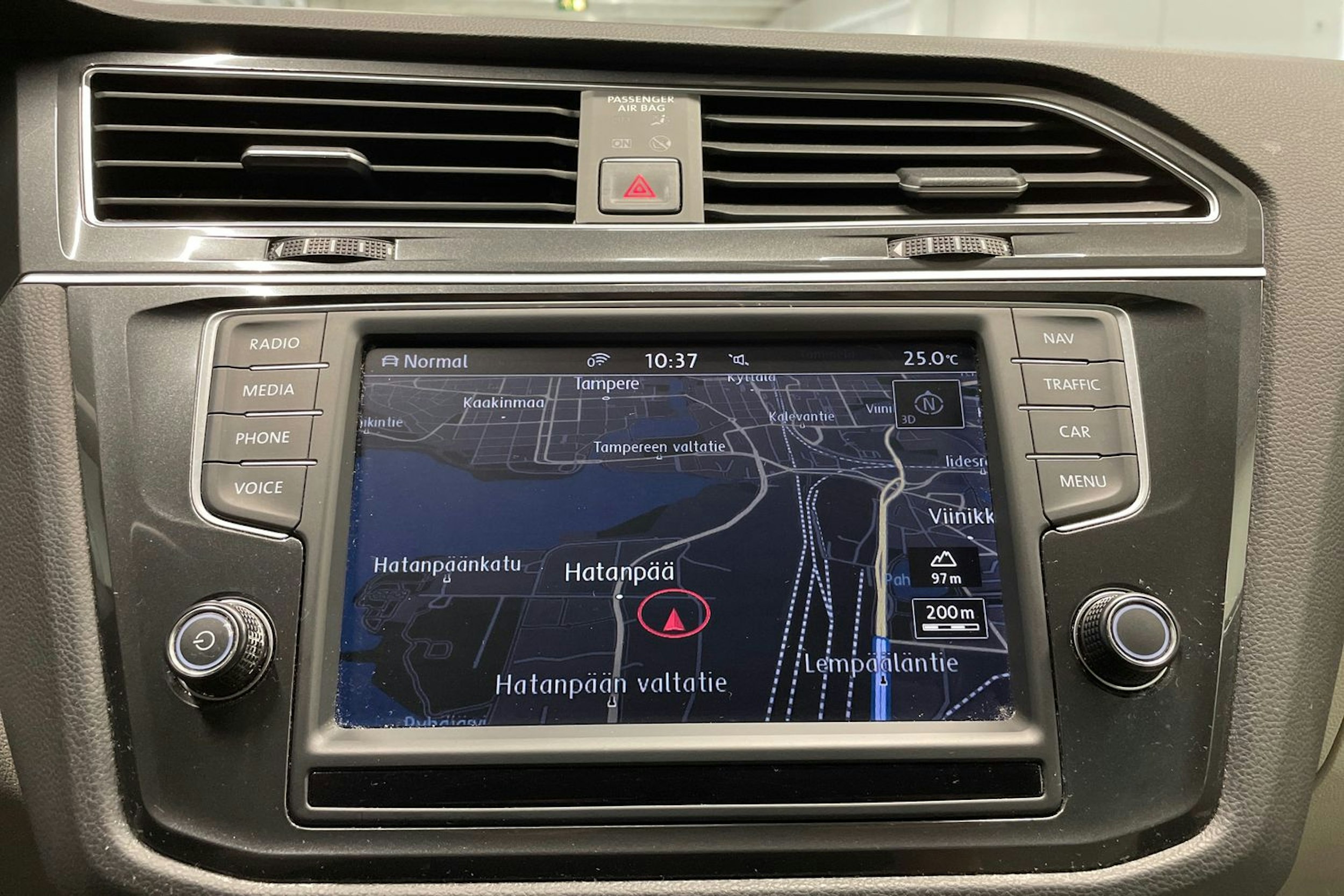 punainen Volkswagen Tiguan 2016 kuva 21.