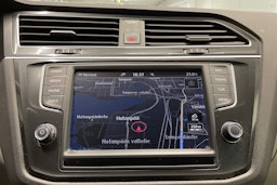 punainen Volkswagen Tiguan 2016 kuva 21.