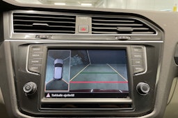 punainen Volkswagen Tiguan 2016 kuva 22.