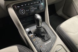 punainen Volkswagen Tiguan 2016 kuva 23.
