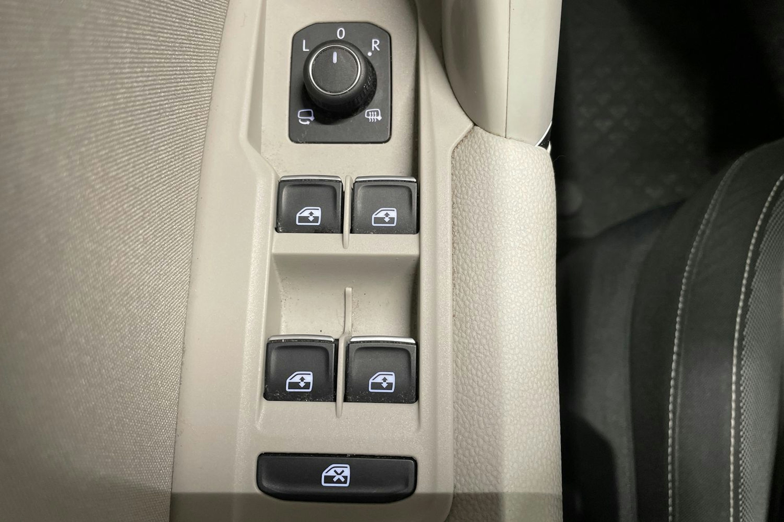 punainen Volkswagen Tiguan 2016 kuva 26.