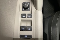 punainen Volkswagen Tiguan 2016 kuva 26.
