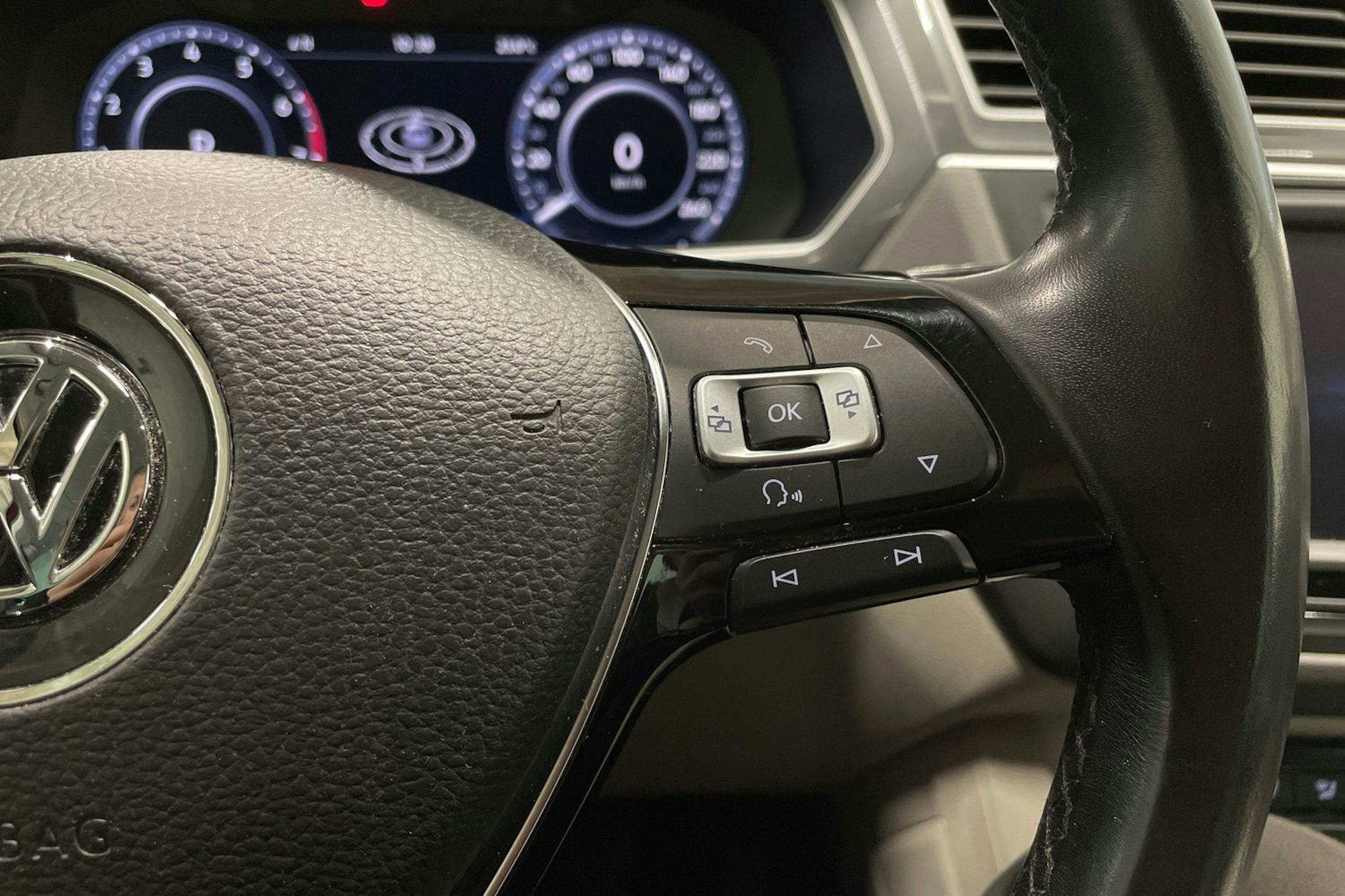 punainen Volkswagen Tiguan 2016 kuva 28.