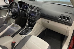 punainen Volkswagen Tiguan 2016 kuva 29.