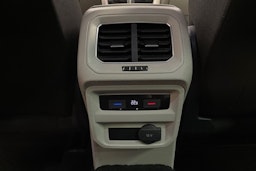 punainen Volkswagen Tiguan 2016 kuva 30.