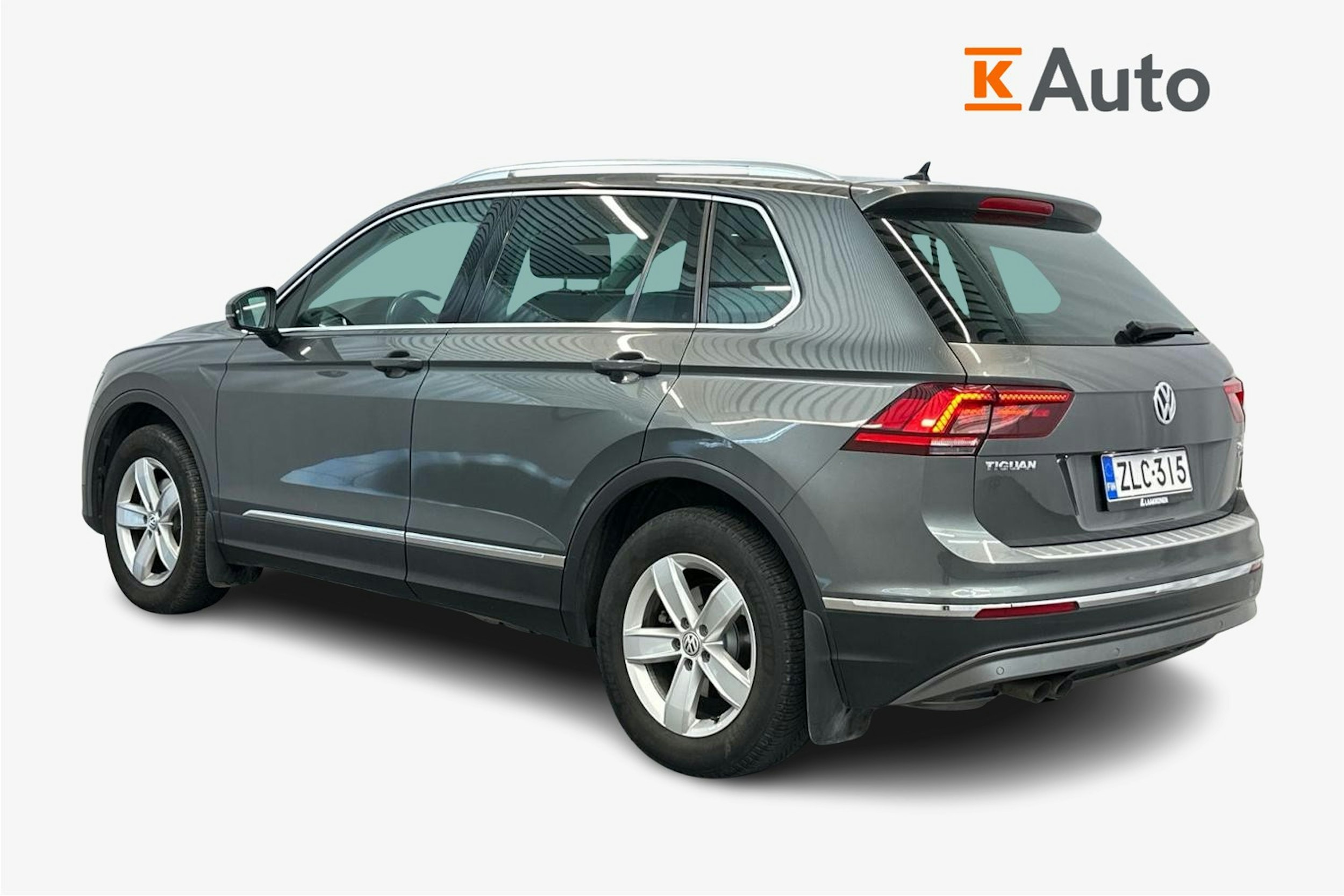 harmaa Volkswagen Tiguan 2016 kuva 2.
