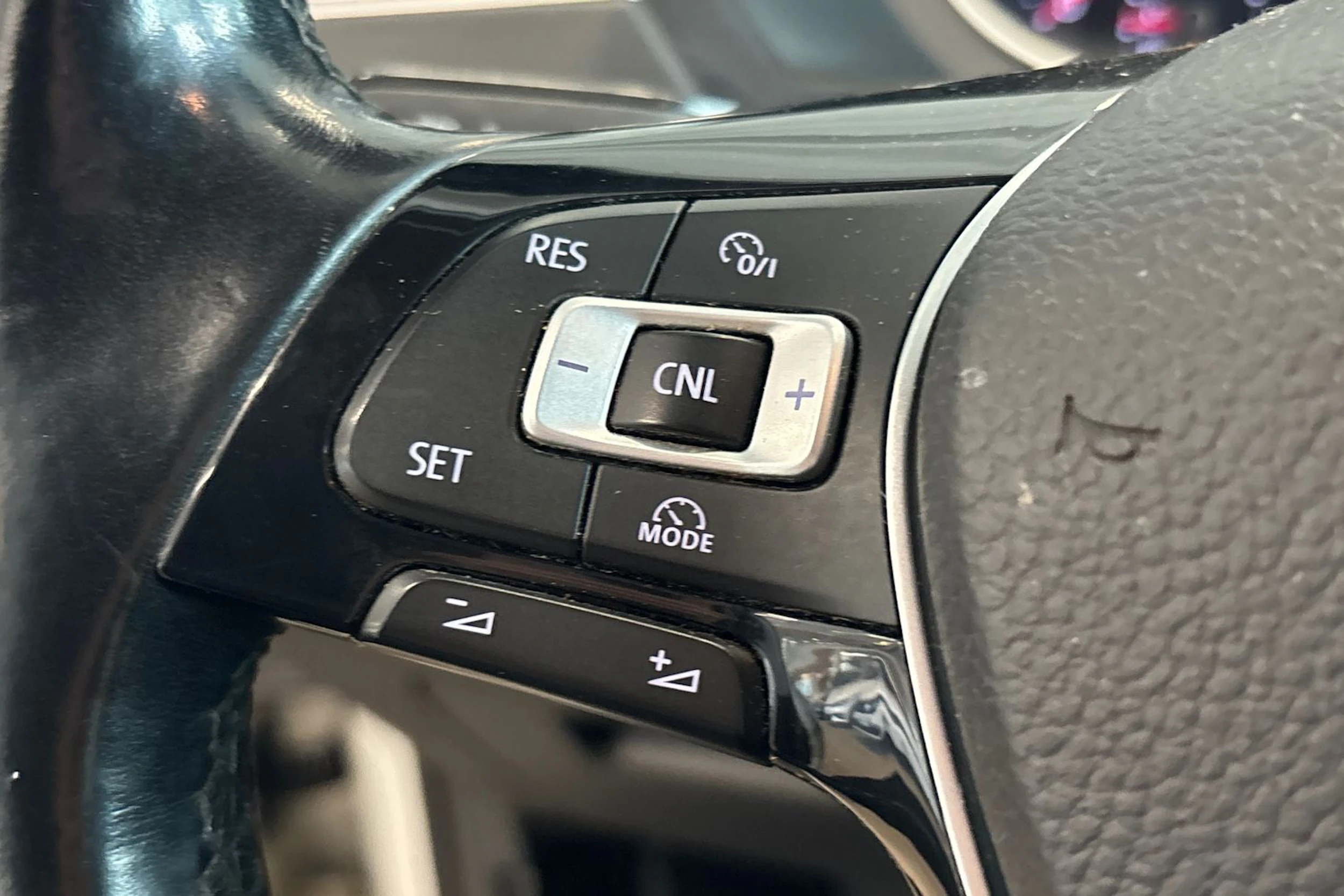 valkoinen Volkswagen Tiguan 2017 kuva 7.