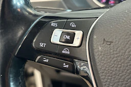 valkoinen Volkswagen Tiguan 2017 kuva 7.