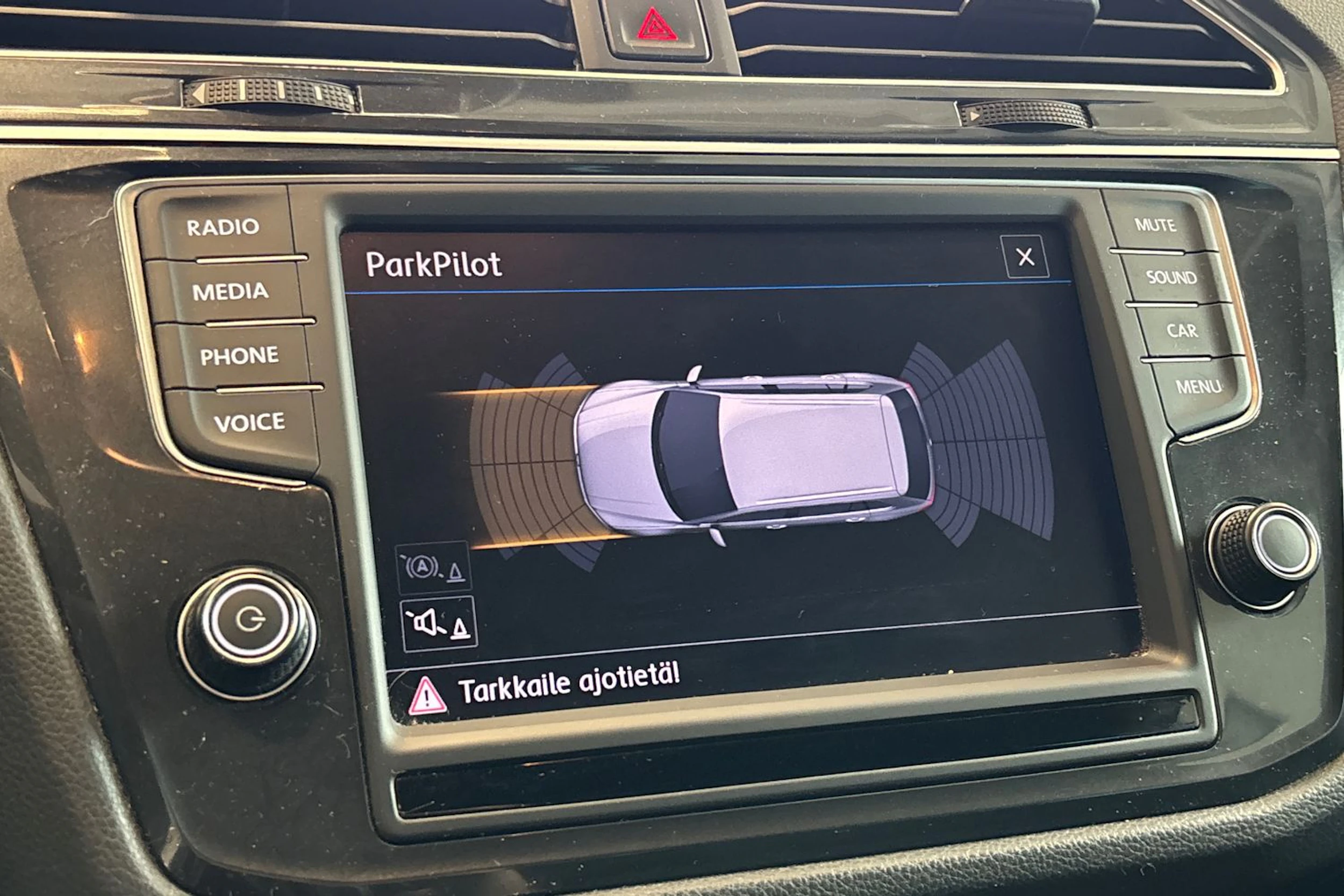 valkoinen Volkswagen Tiguan 2017 kuva 10.