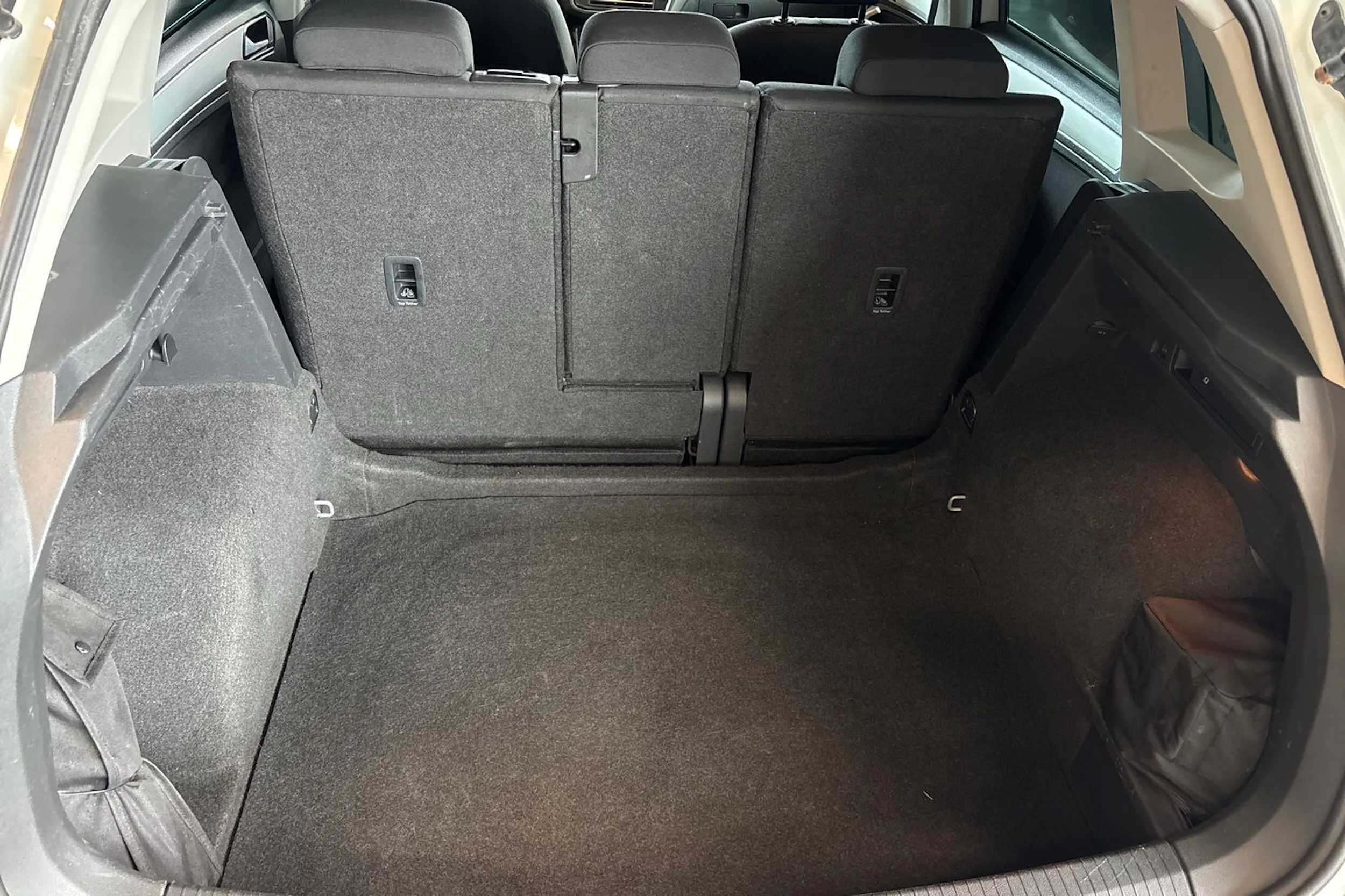 valkoinen Volkswagen Tiguan 2017 kuva 12.
