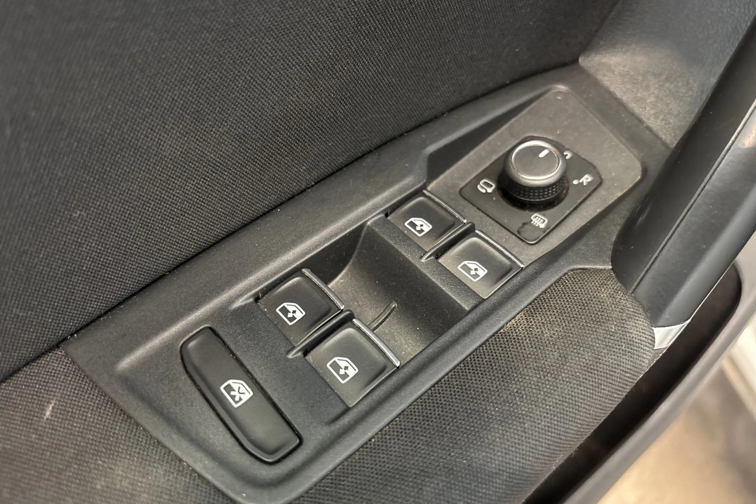 valkoinen Volkswagen Tiguan 2017 kuva 19.