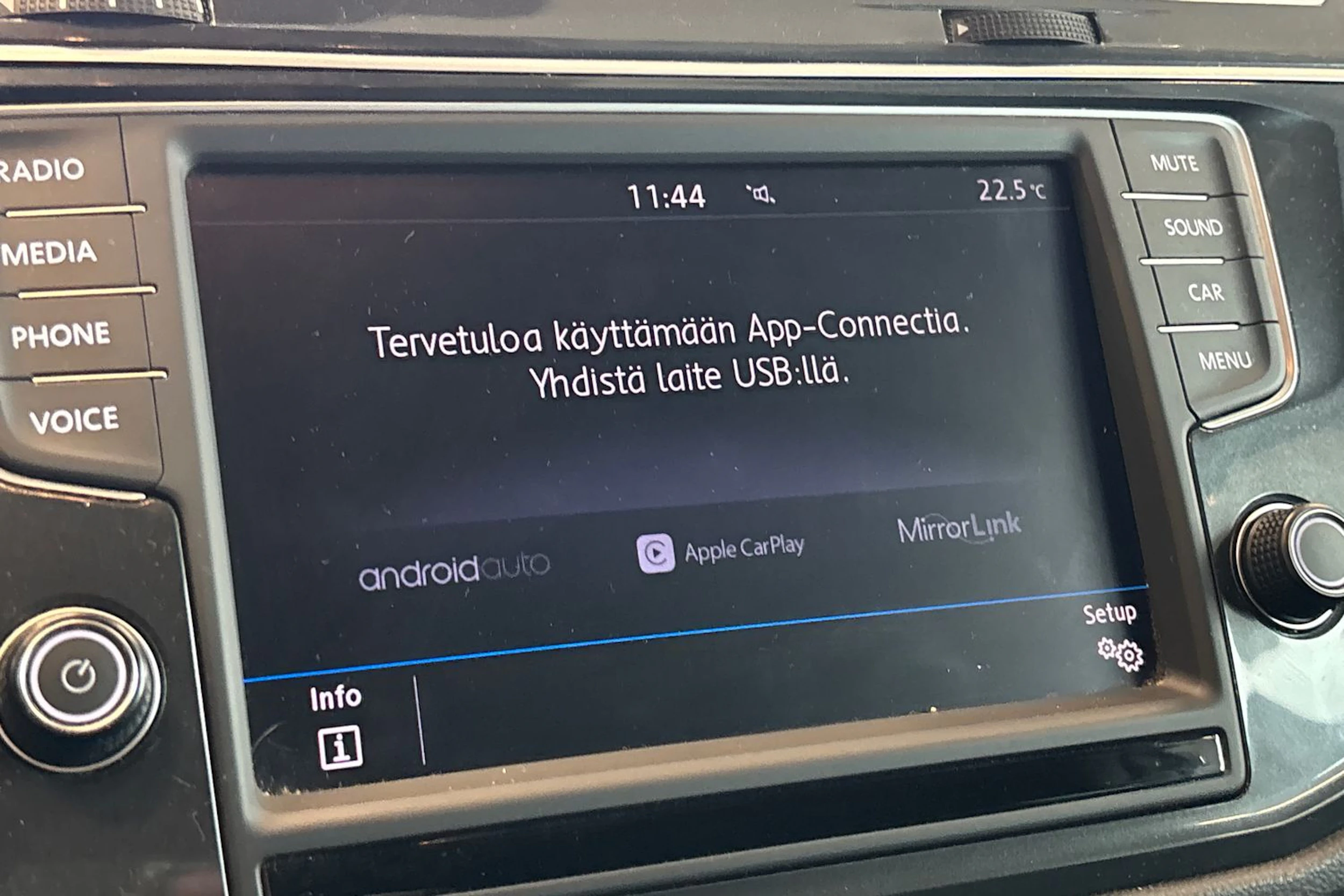 valkoinen Volkswagen Tiguan 2017 kuva 24.