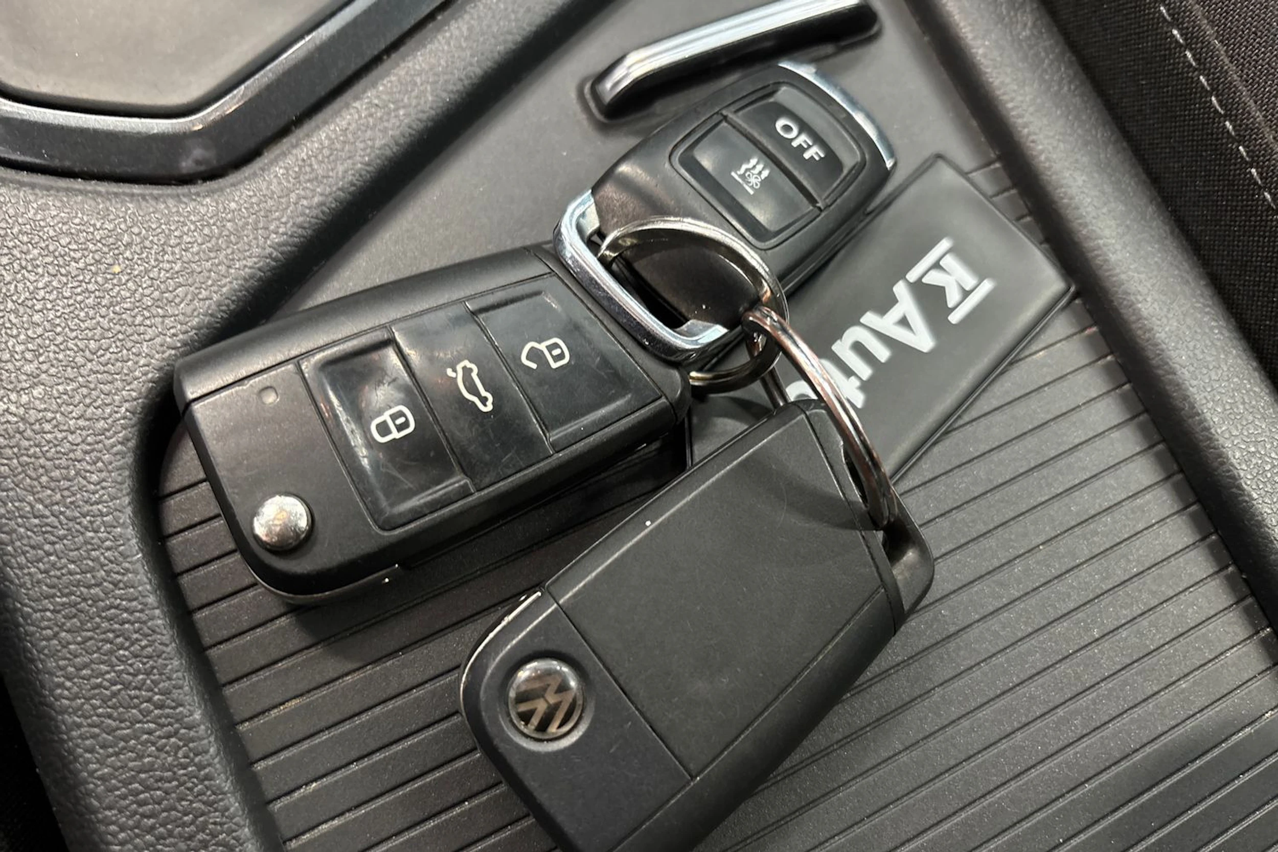 valkoinen Volkswagen Tiguan 2017 kuva 30.